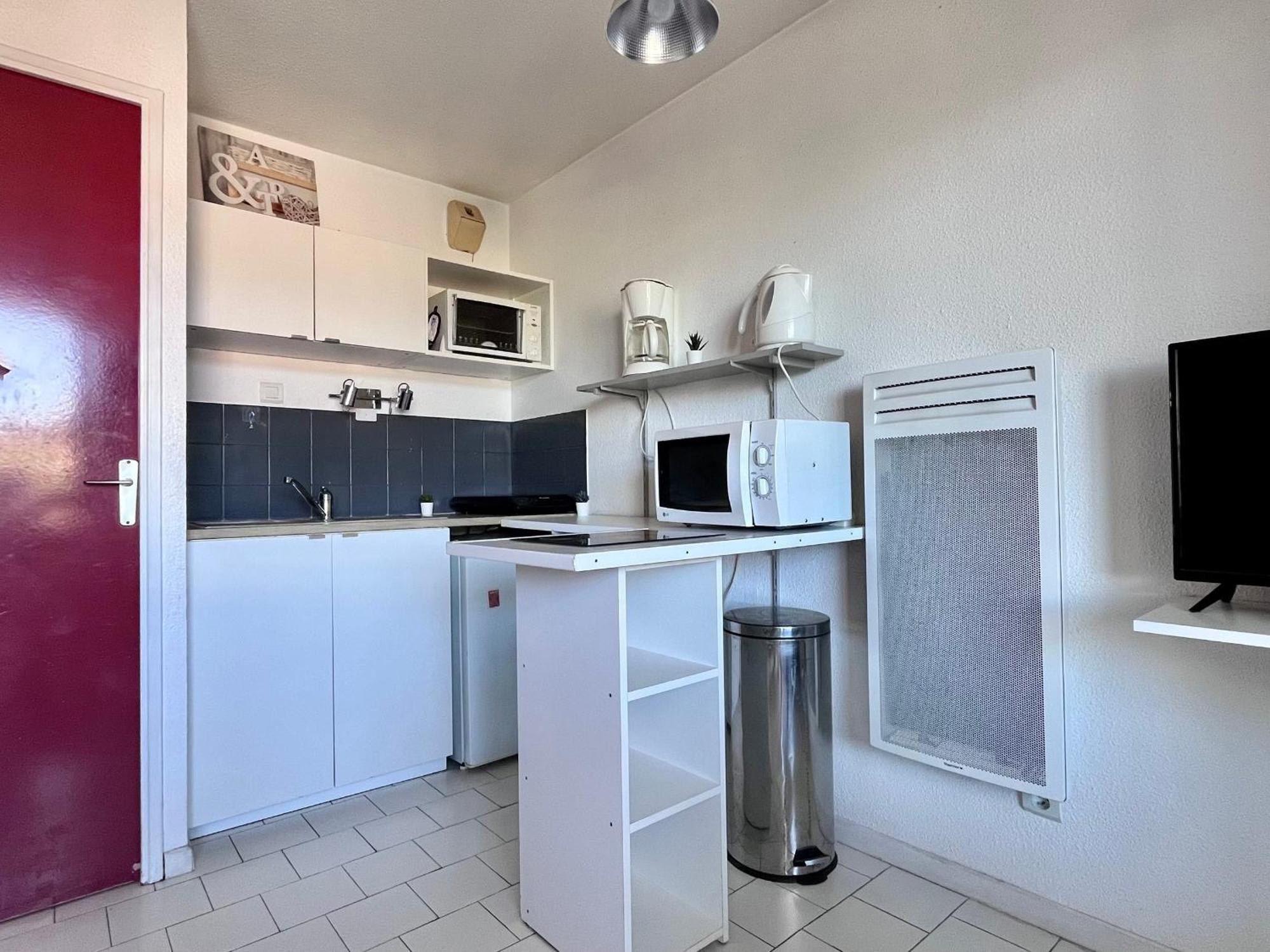 Studio Cabine A 300M De La Plage Avec Loggia Vitree - Fr-1-338-428 Sete Bagian luar foto